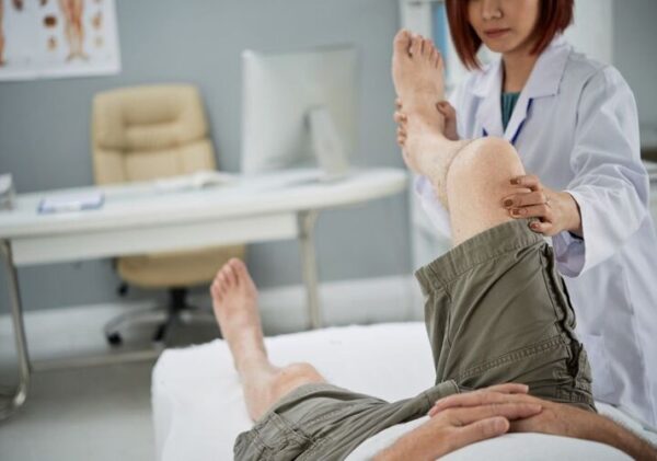 Consulta de reumatologia para dor nas articulações na Clínica Promed