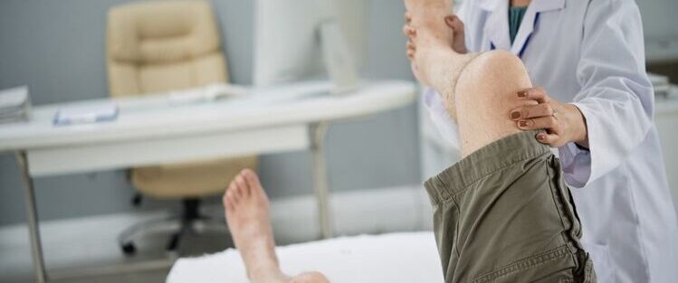 Consulta de reumatologia para dor nas articulações na Clínica Promed